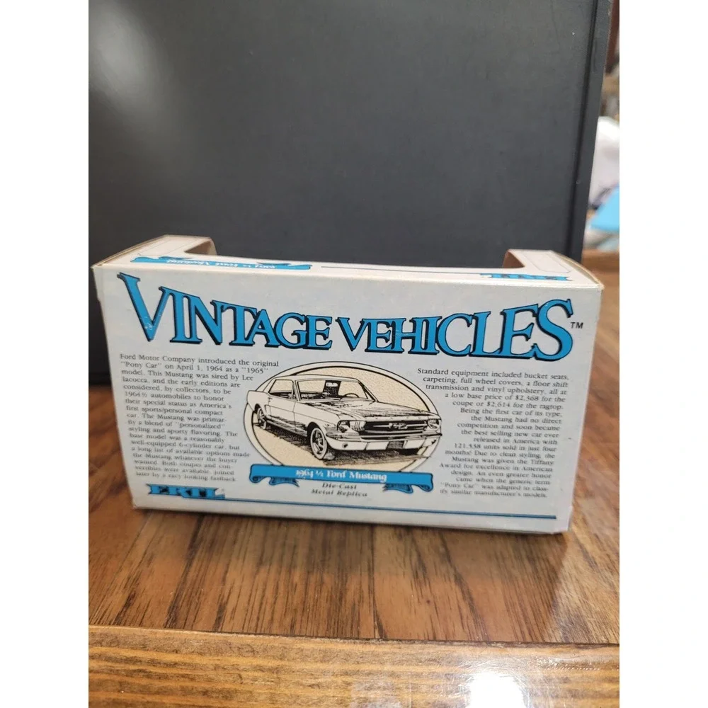 Ertl 1/43 Vintage Vehicles 1964-1/2 Orange Ford Mustang #2820